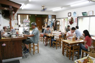 業当時の店内の様子（平成18年）。