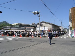 ゴールデンウィークの山越の行列（平成18年）。